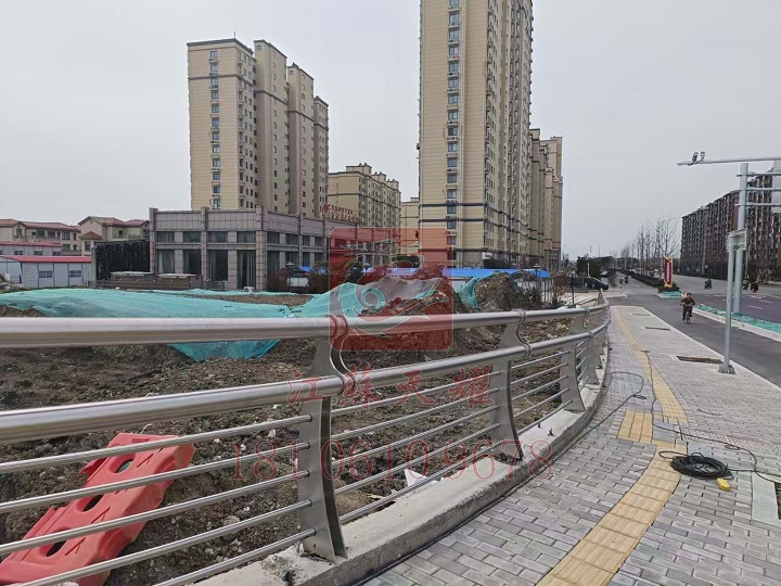 贈(zèng)送安裝-贈(zèng)送運(yùn)輸-不銹鋼景觀護(hù)欄